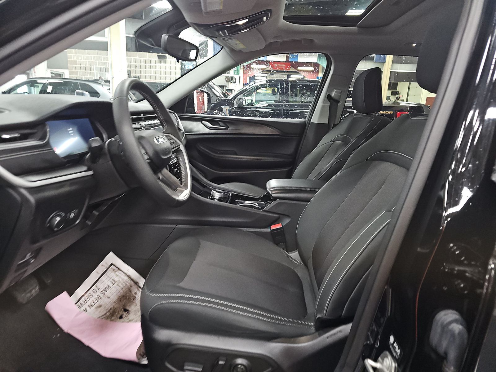 2023 Jeep Grand Cherokee Laredo X AWD