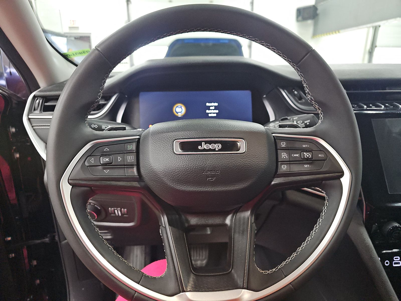 2023 Jeep Grand Cherokee Laredo X AWD