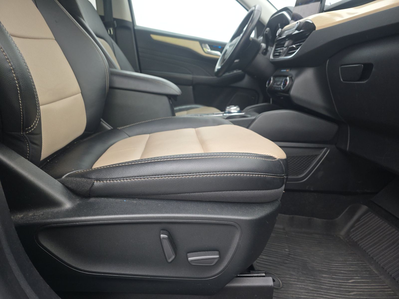 2022 Ford Escape Hybrid Titanium AWD