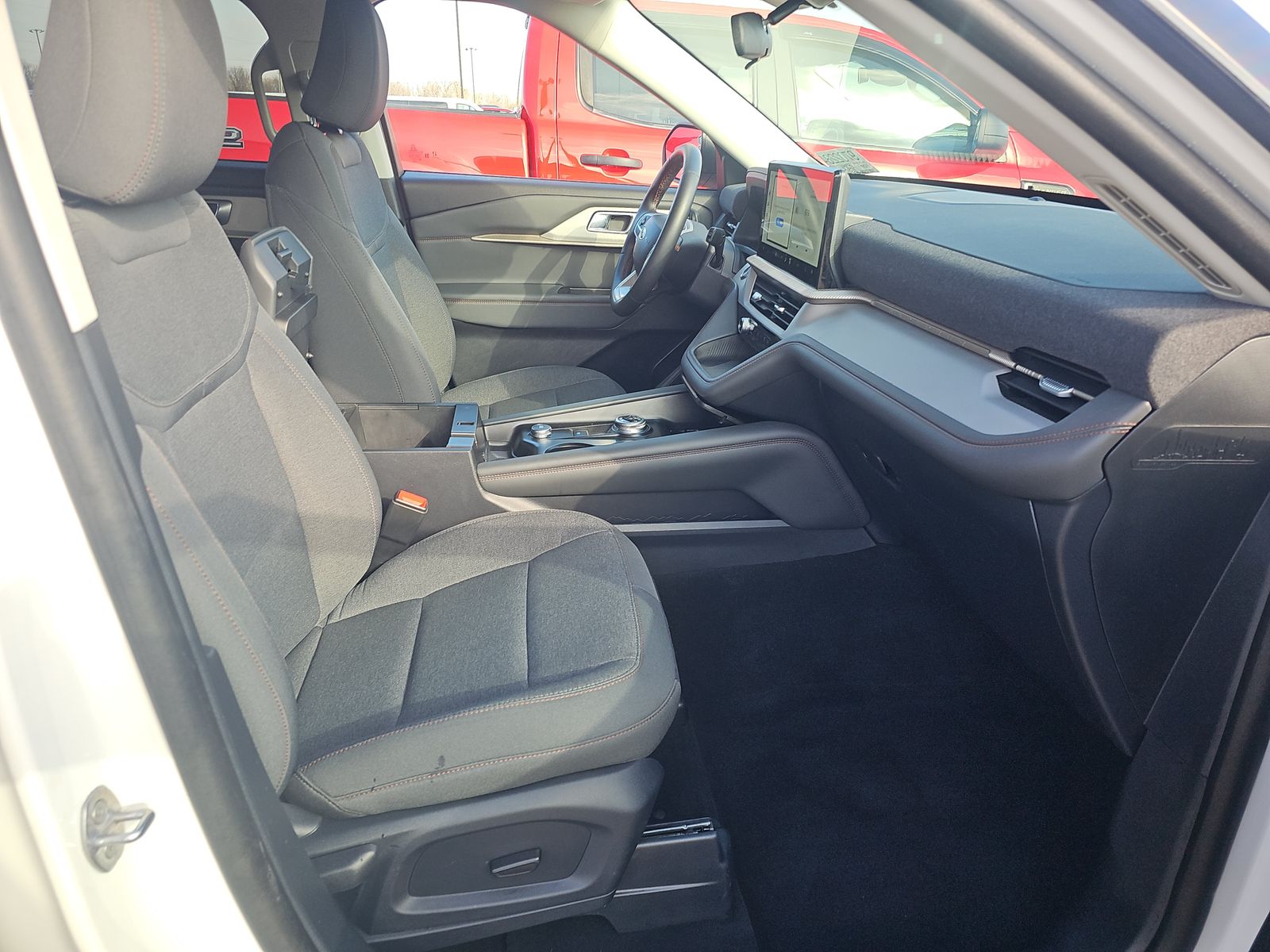 2025 Ford Explorer Active RWD