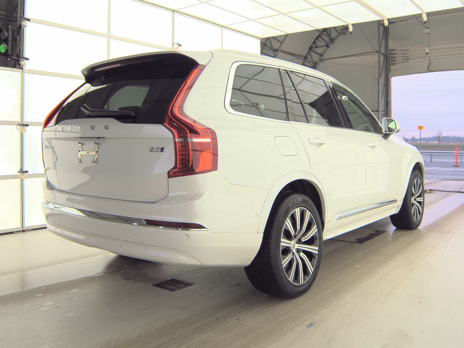 2025 Volvo XC90 B5 Plus AWD