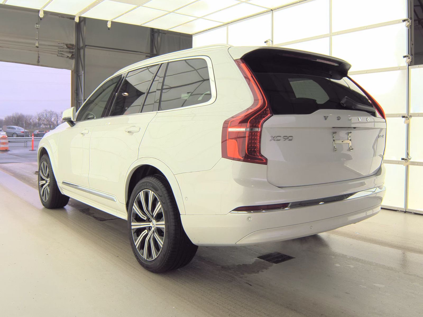 2025 Volvo XC90 B5 Plus AWD