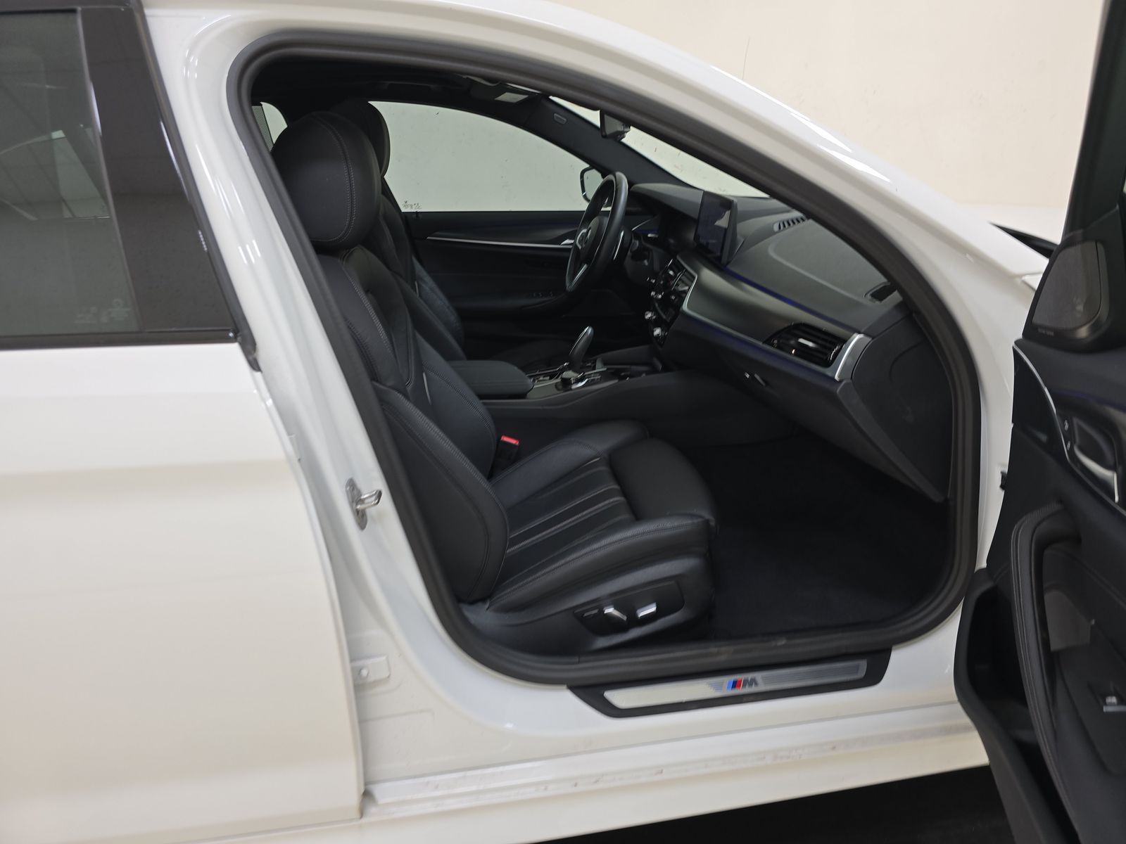 2023 BMW 5 Series 530i RWD