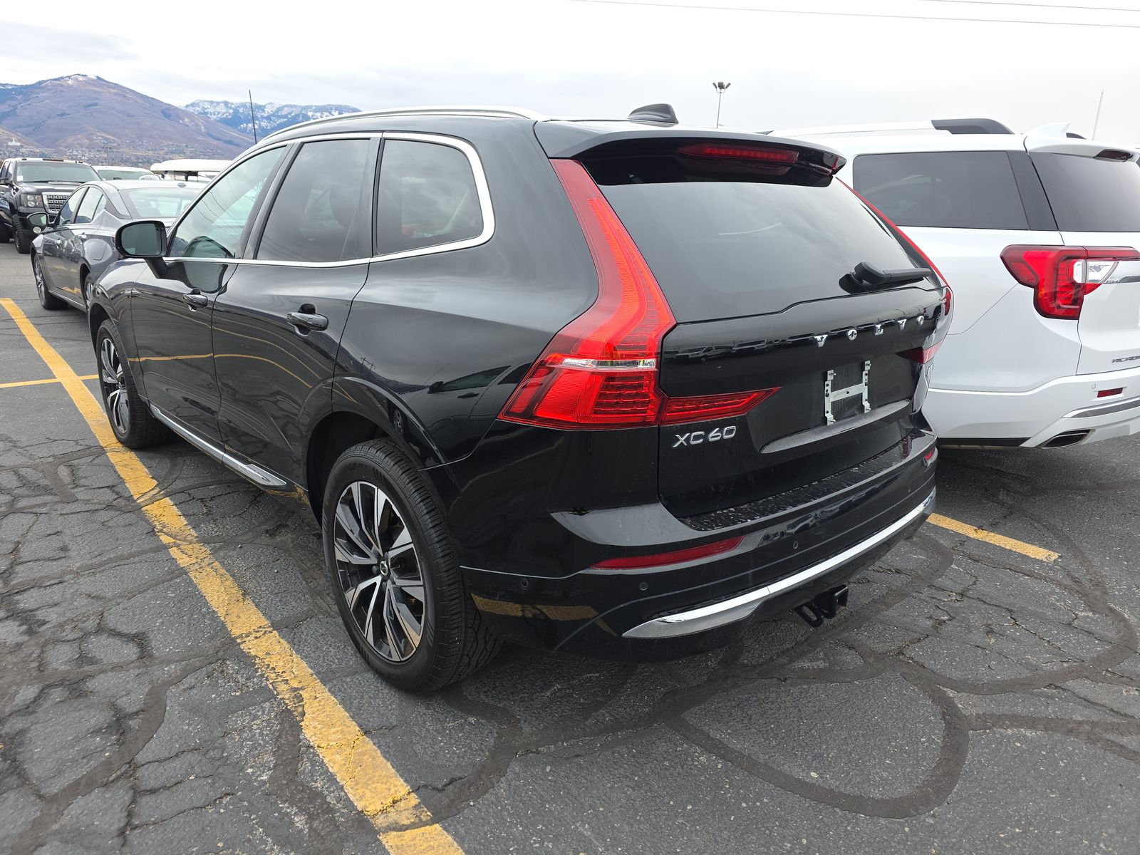 2023 Volvo XC60 B5 Plus AWD