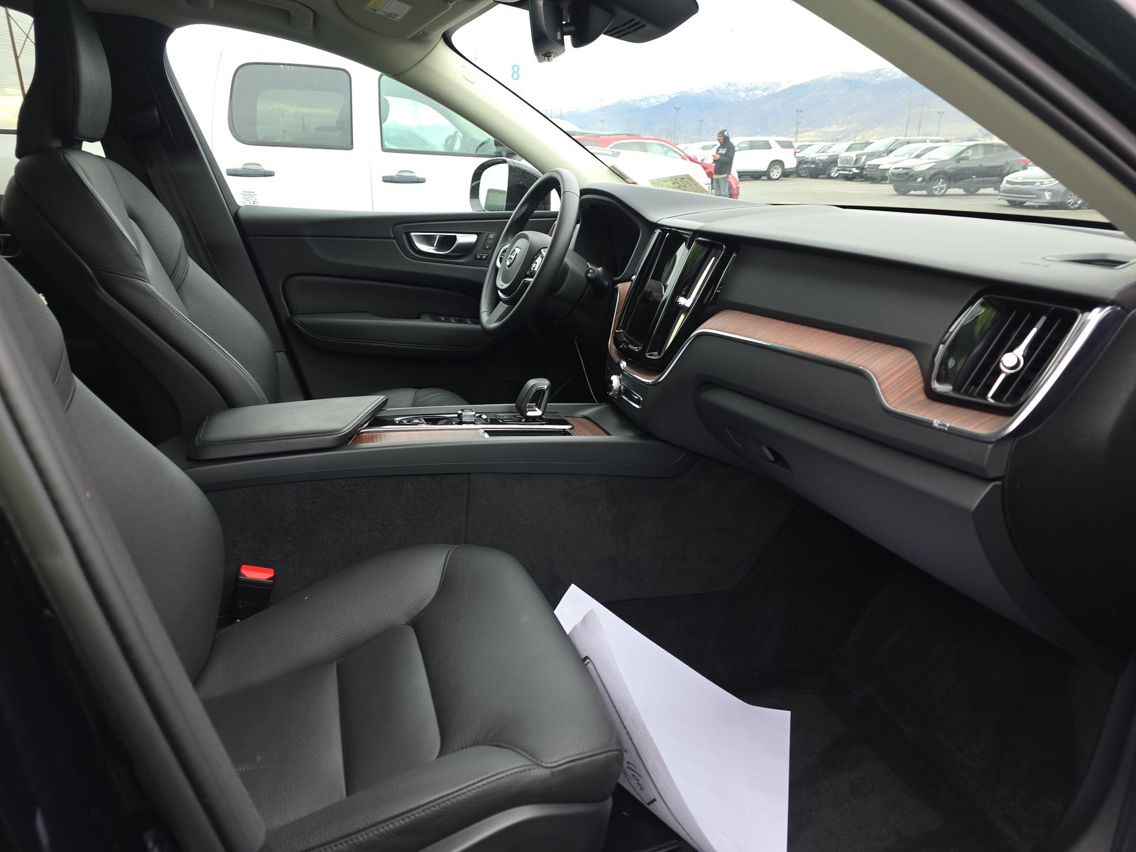 2023 Volvo XC60 B5 Plus AWD