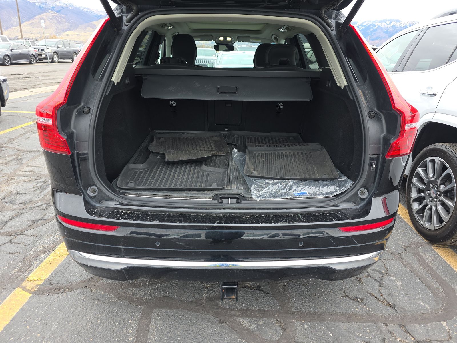 2023 Volvo XC60 B5 Plus AWD