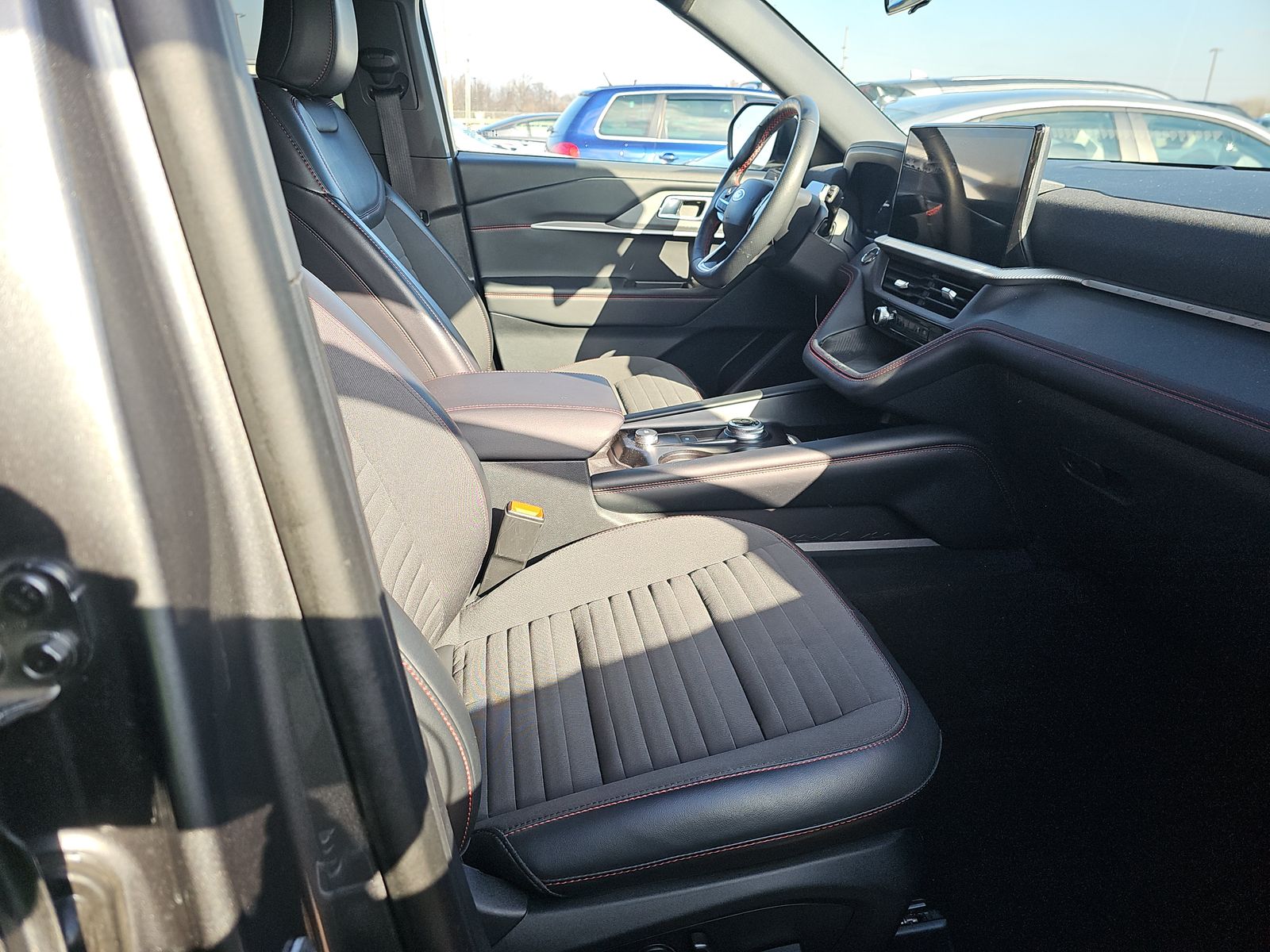 2025 Ford Explorer ST-Line RWD