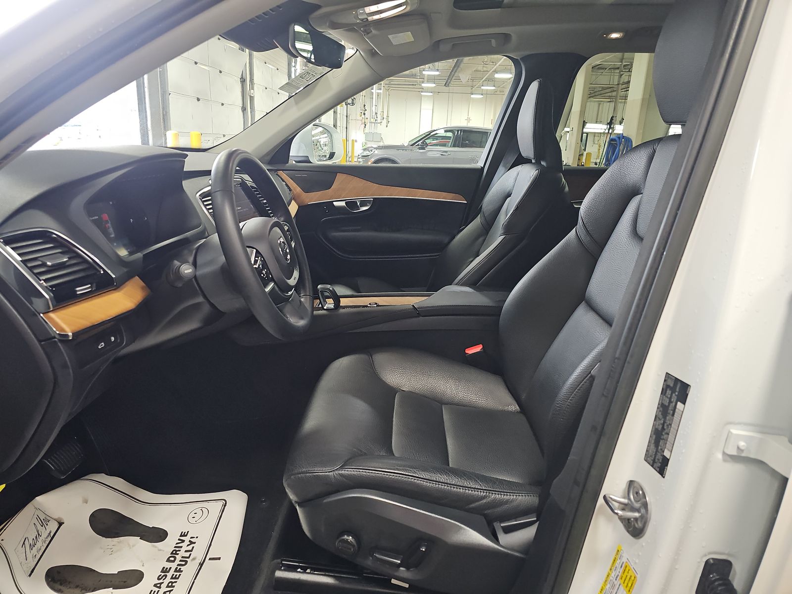 2023 Volvo XC90 Recharge T8 Plus AWD