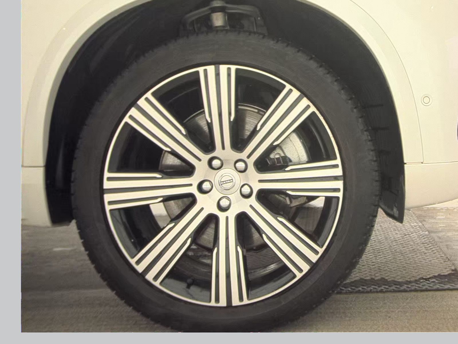 2023 Volvo XC90 Recharge T8 Plus AWD