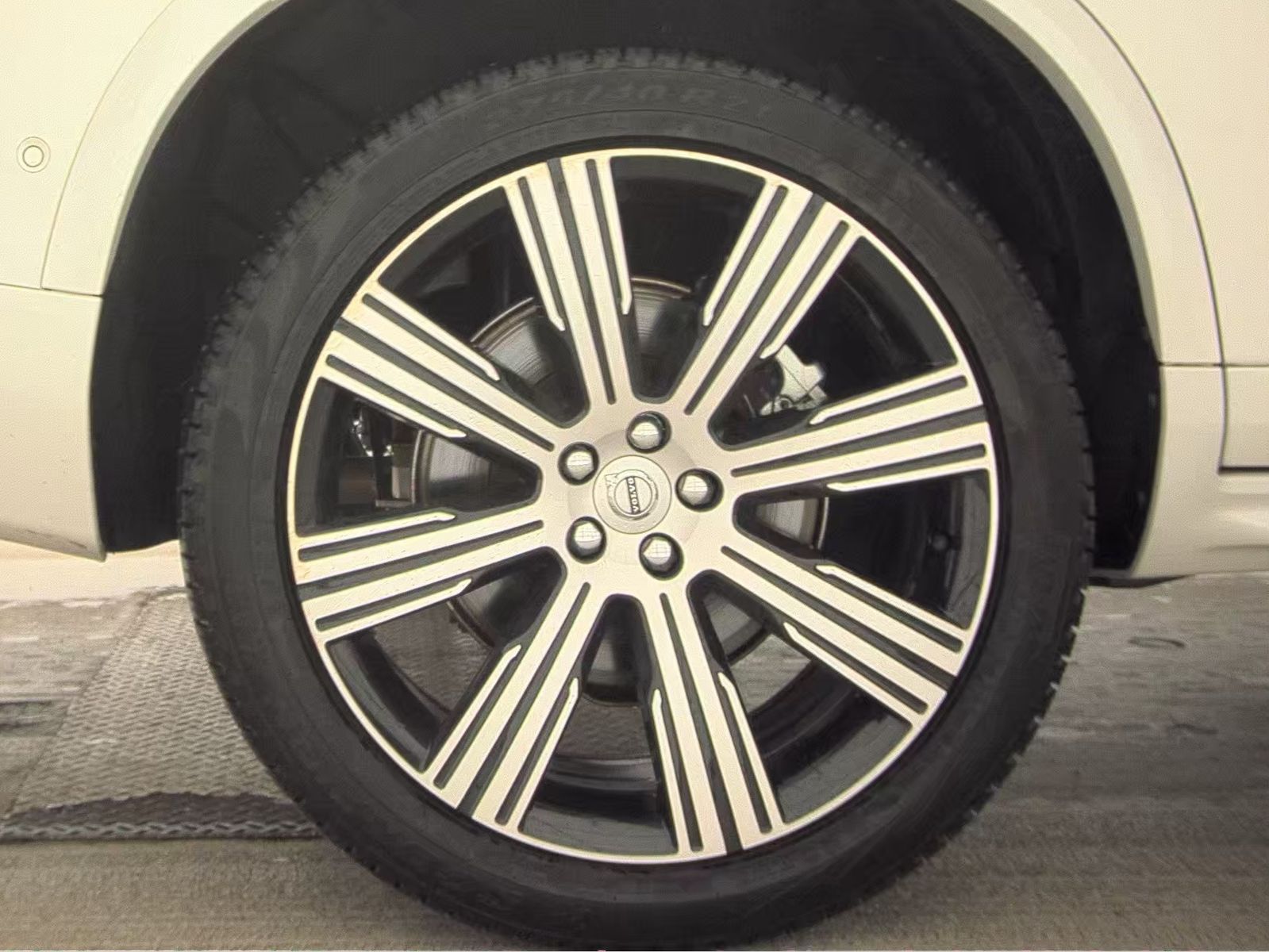 2023 Volvo XC90 Recharge T8 Plus AWD