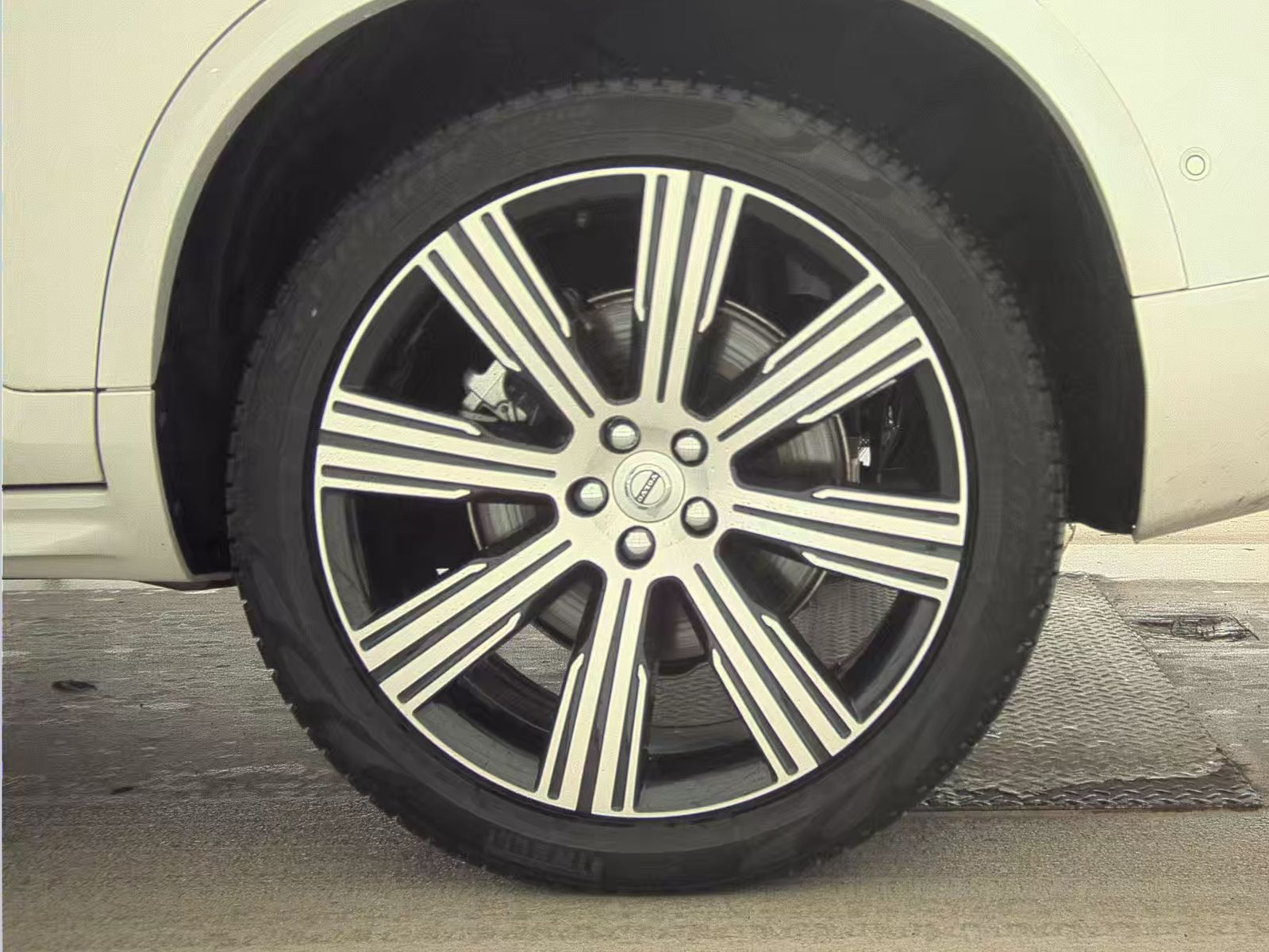 2023 Volvo XC90 Recharge T8 Plus AWD