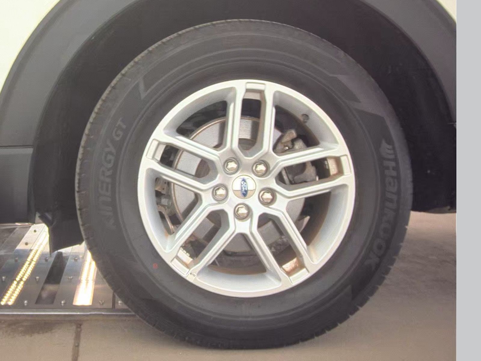 2025 Ford Explorer Active RWD