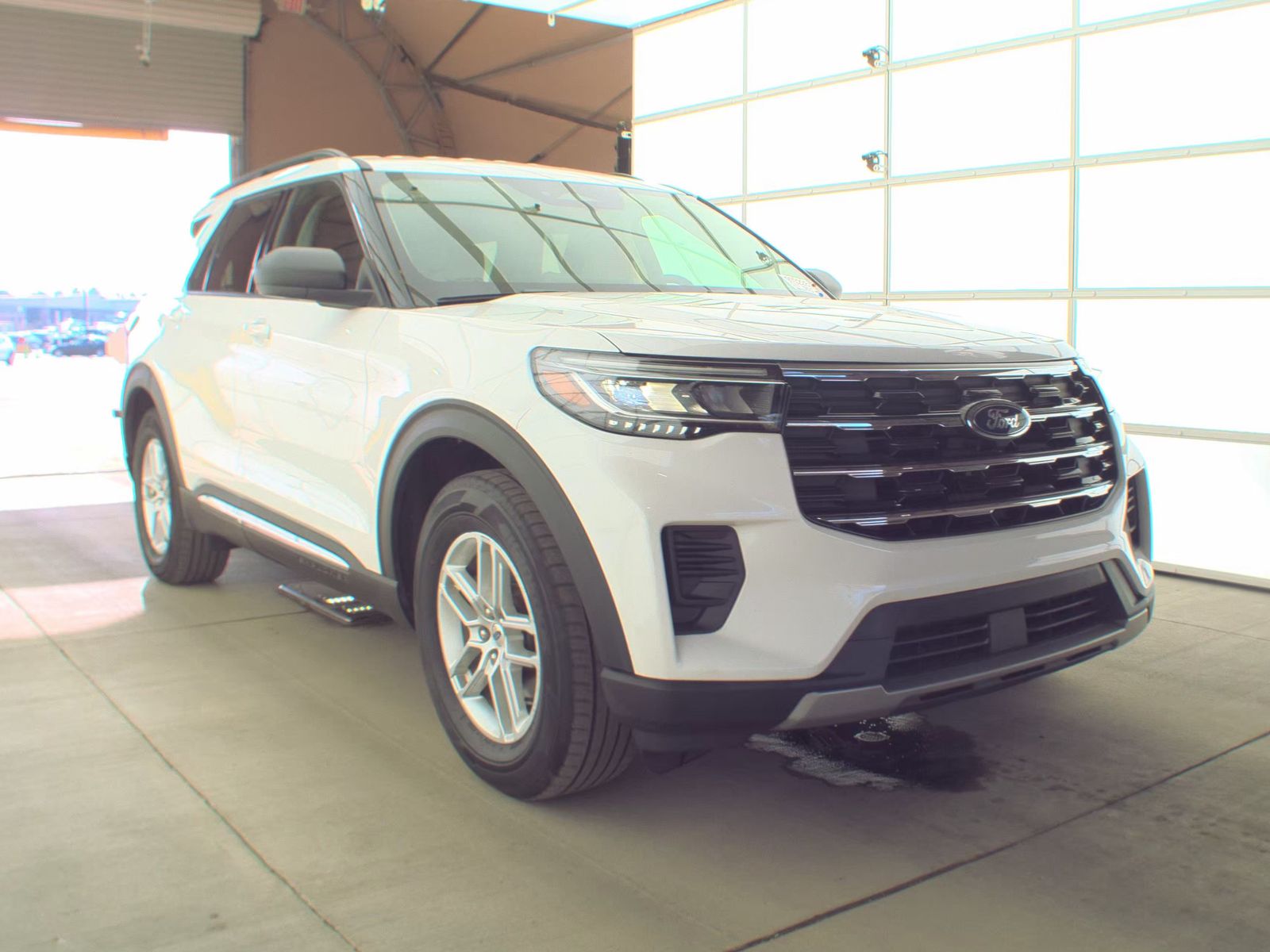2025 Ford Explorer Active RWD