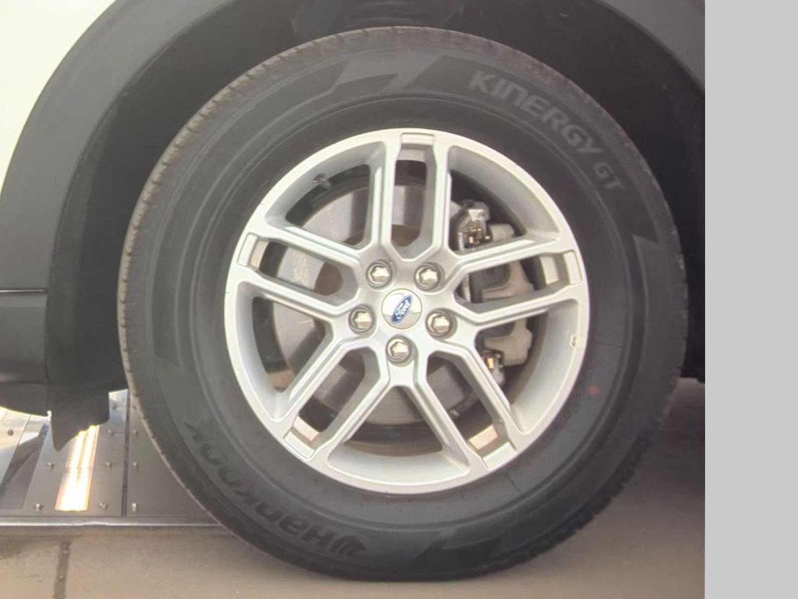 2025 Ford Explorer Active RWD