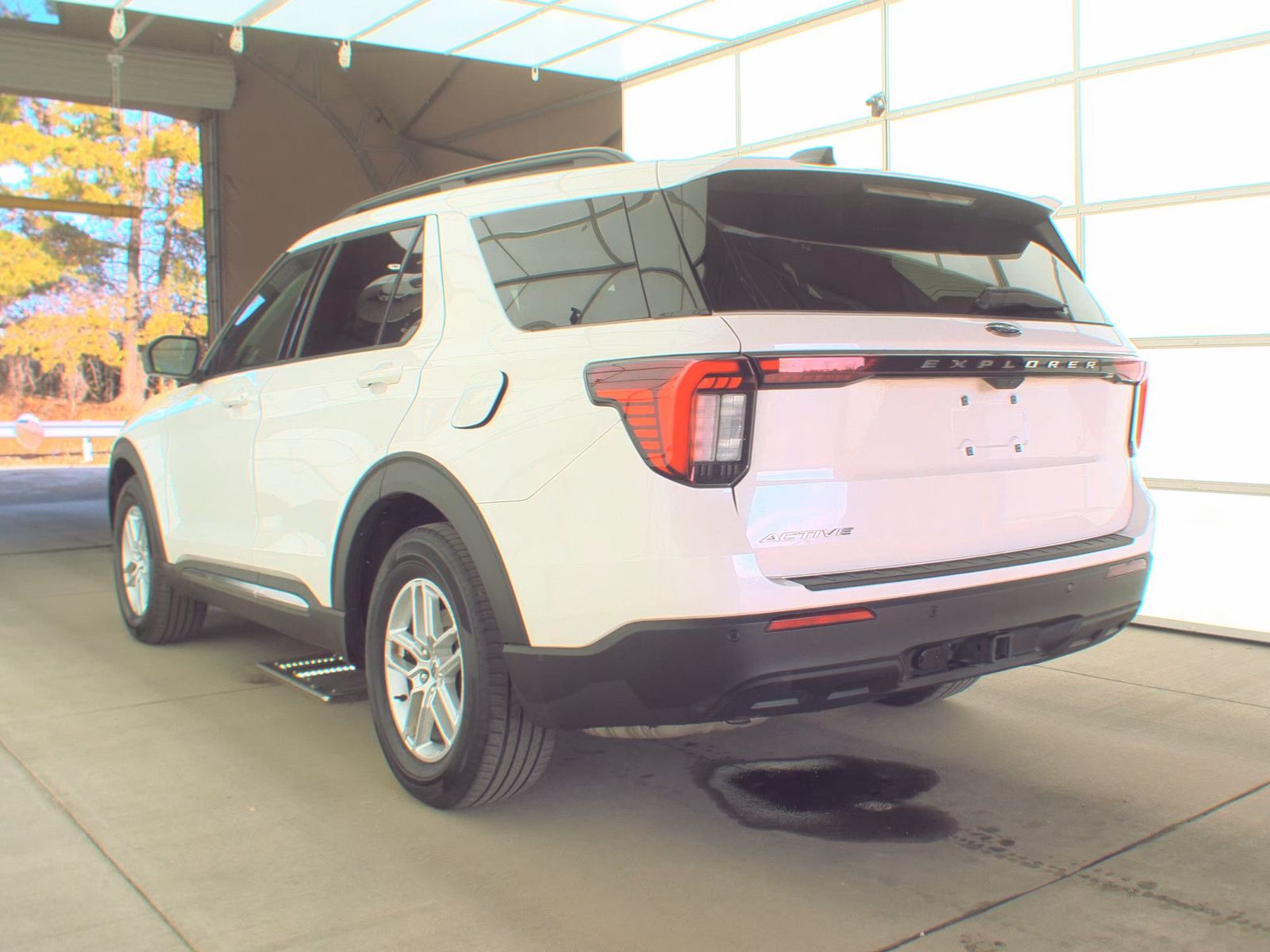 2025 Ford Explorer Active RWD