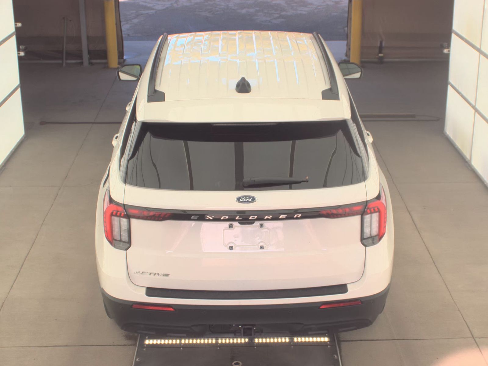 2025 Ford Explorer Active RWD