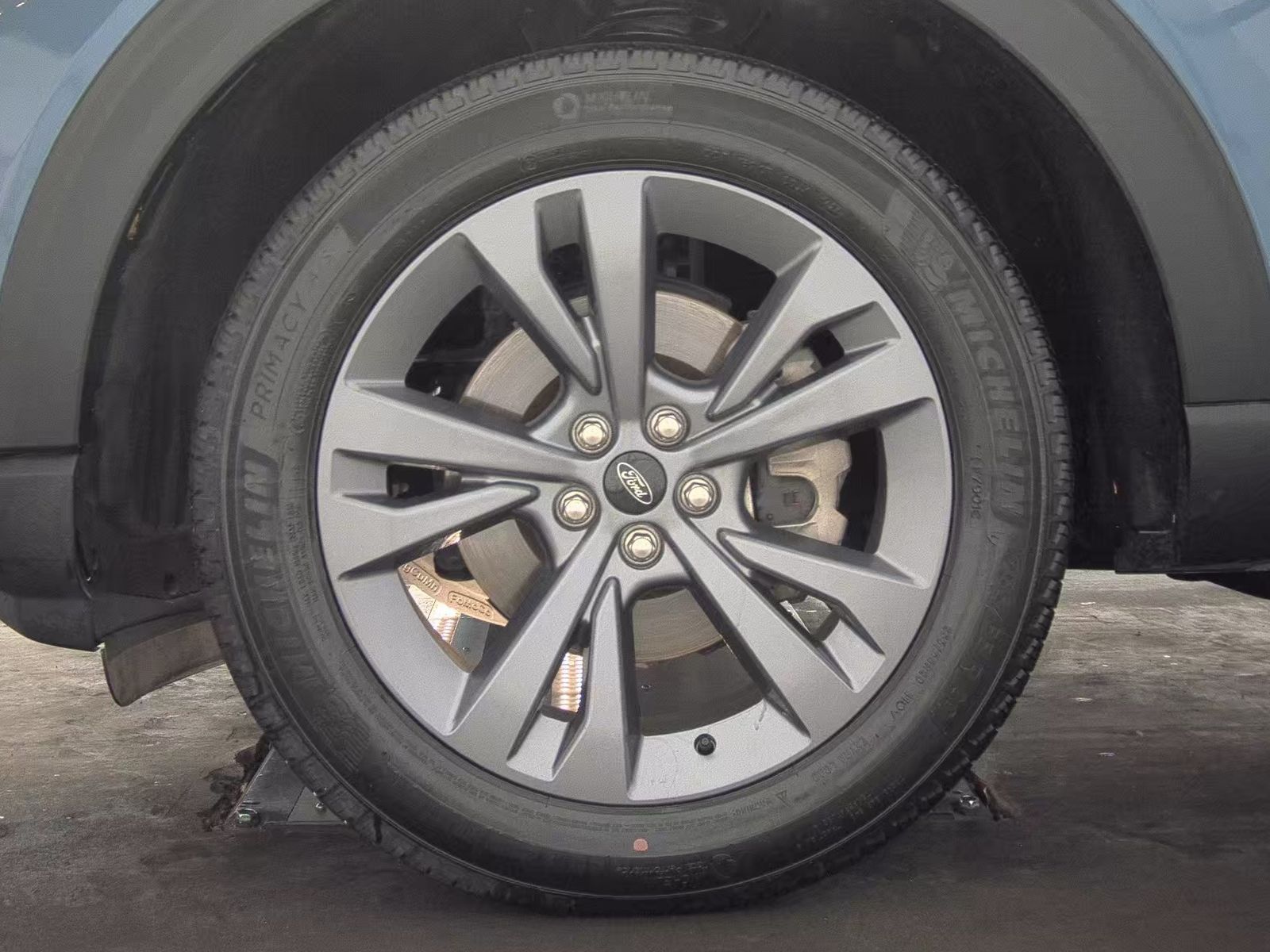 2025 Ford Explorer Active AWD