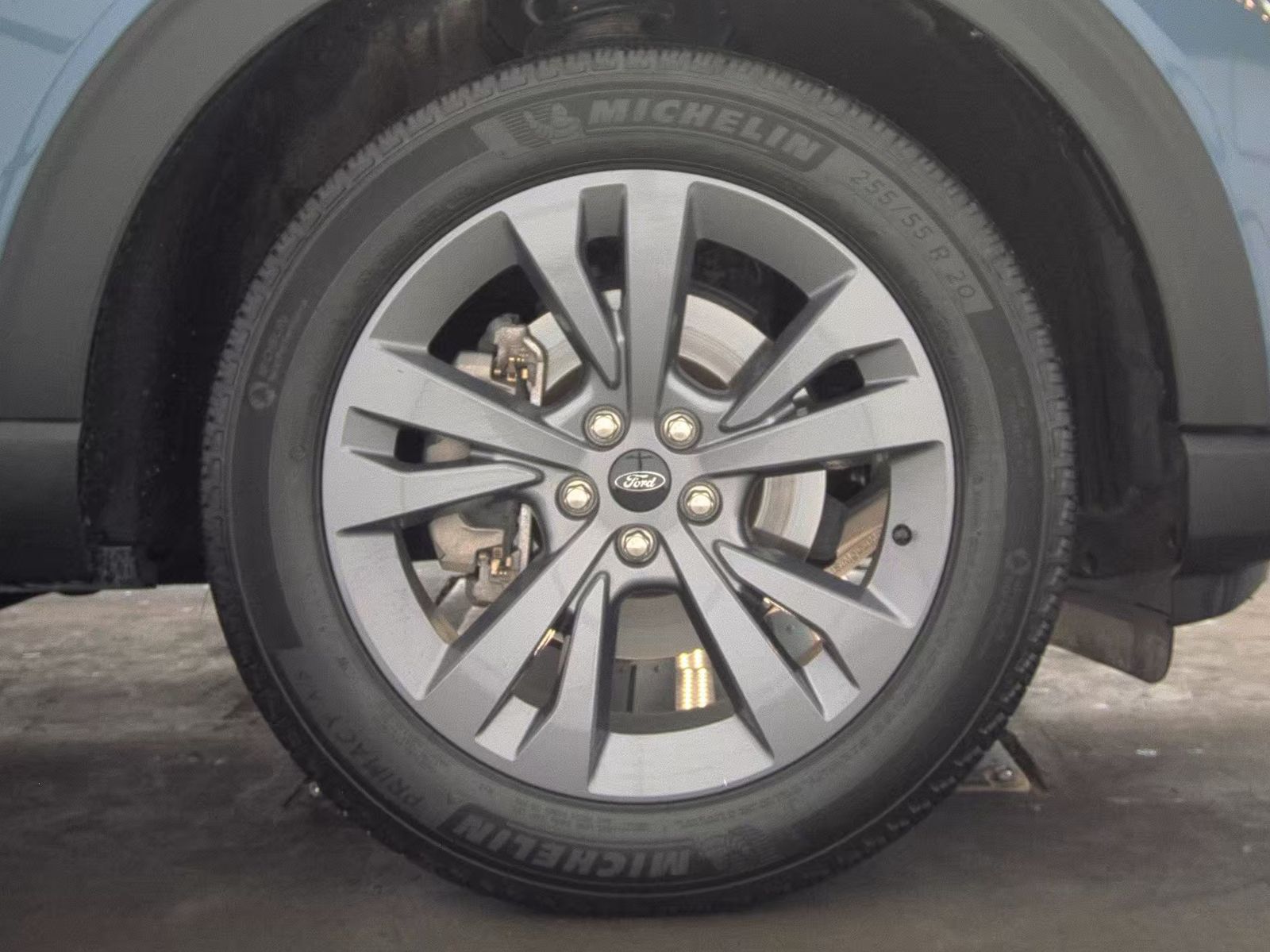 2025 Ford Explorer Active AWD