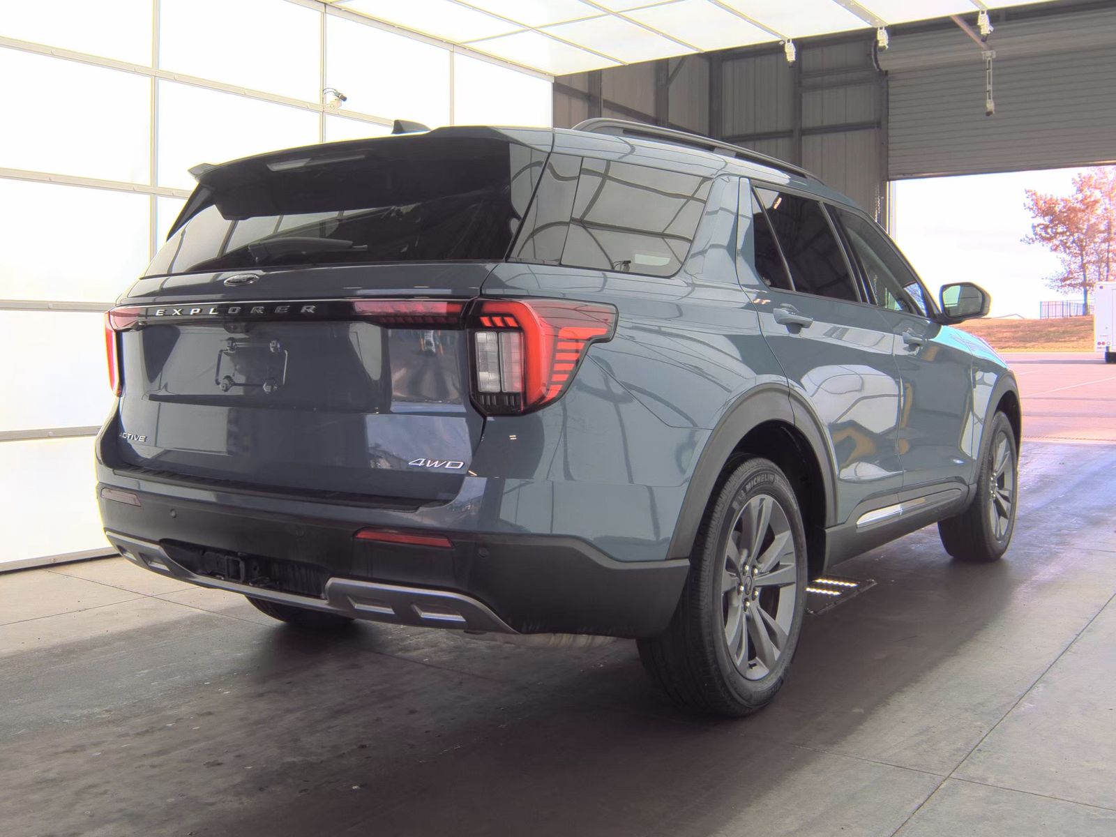 2025 Ford Explorer Active AWD