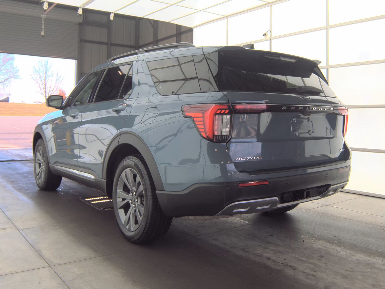 2025 Ford Explorer Active AWD