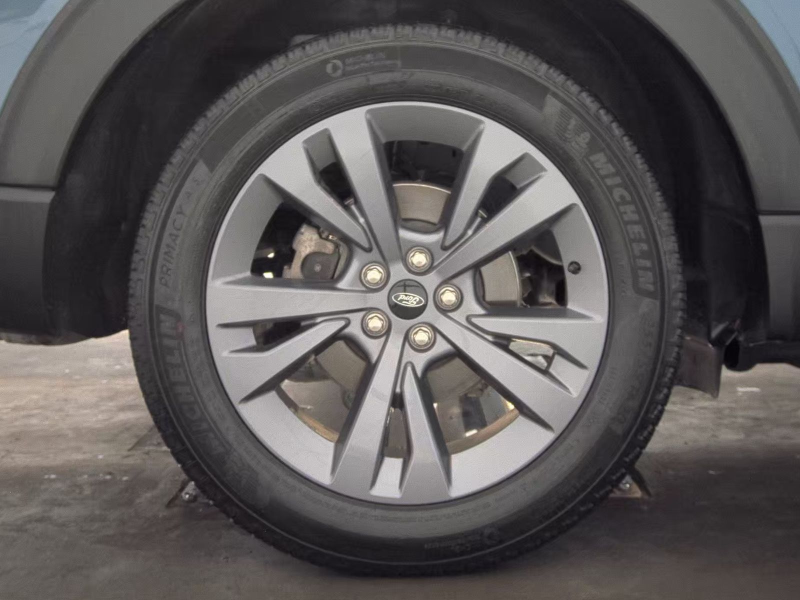 2025 Ford Explorer Active AWD