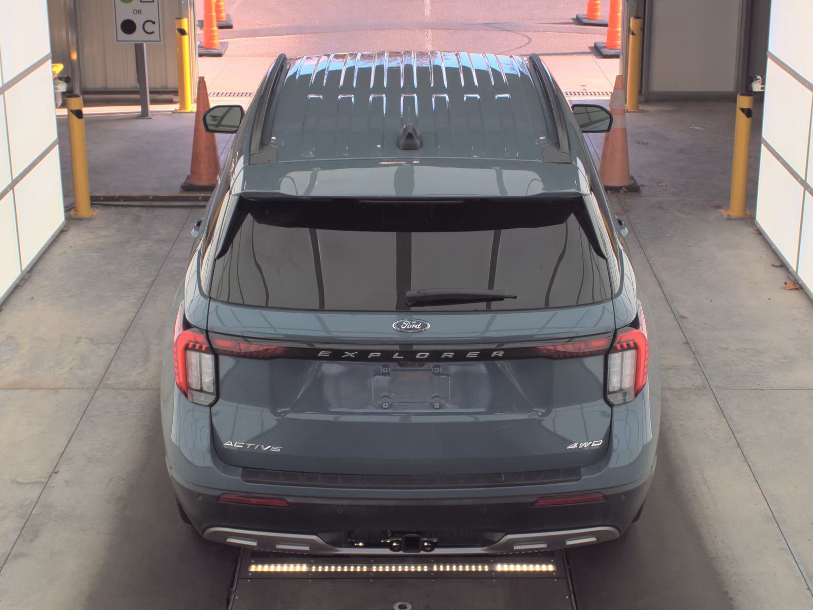 2025 Ford Explorer Active AWD