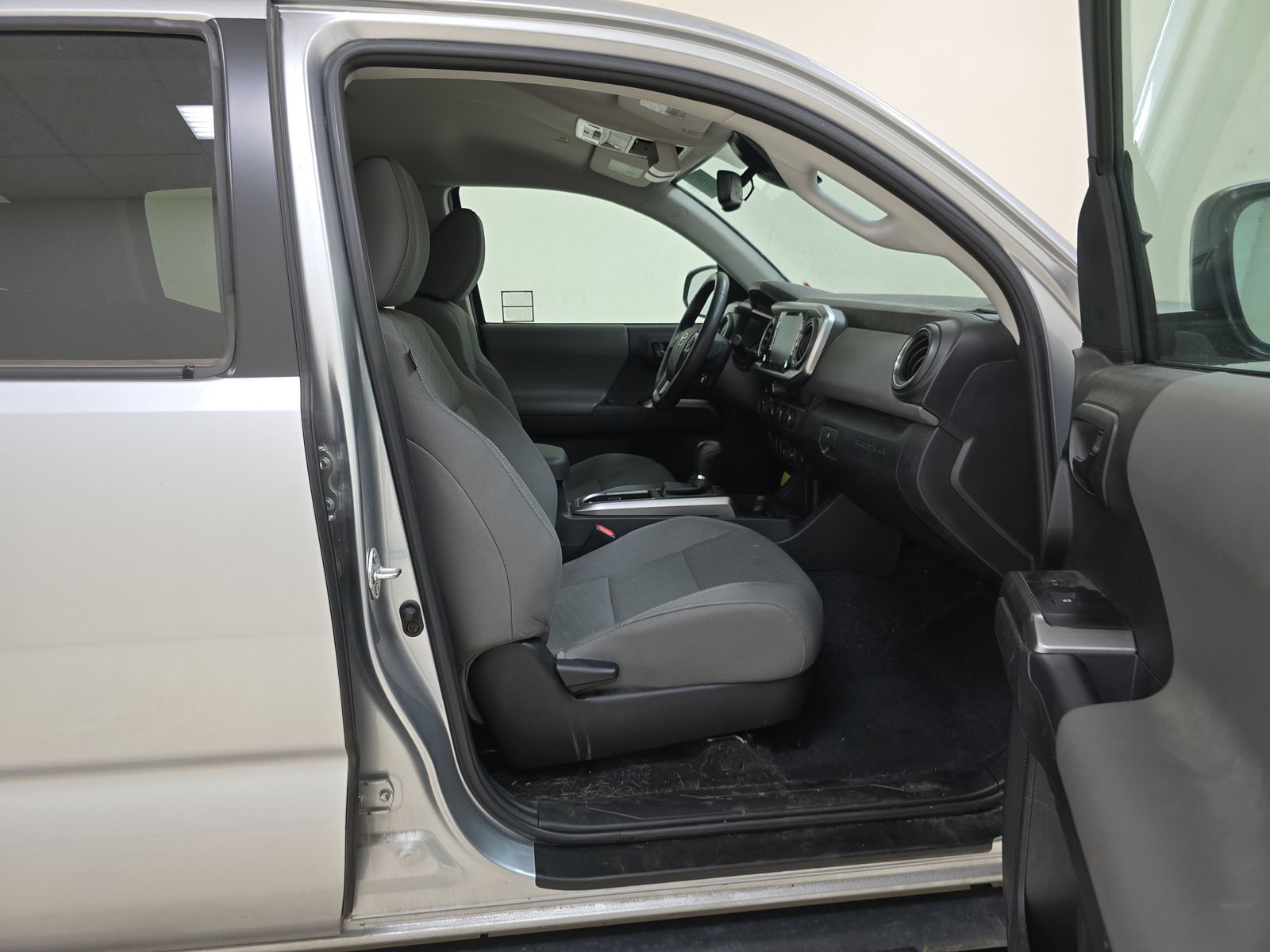 2023 Toyota Tacoma SR5 AWD