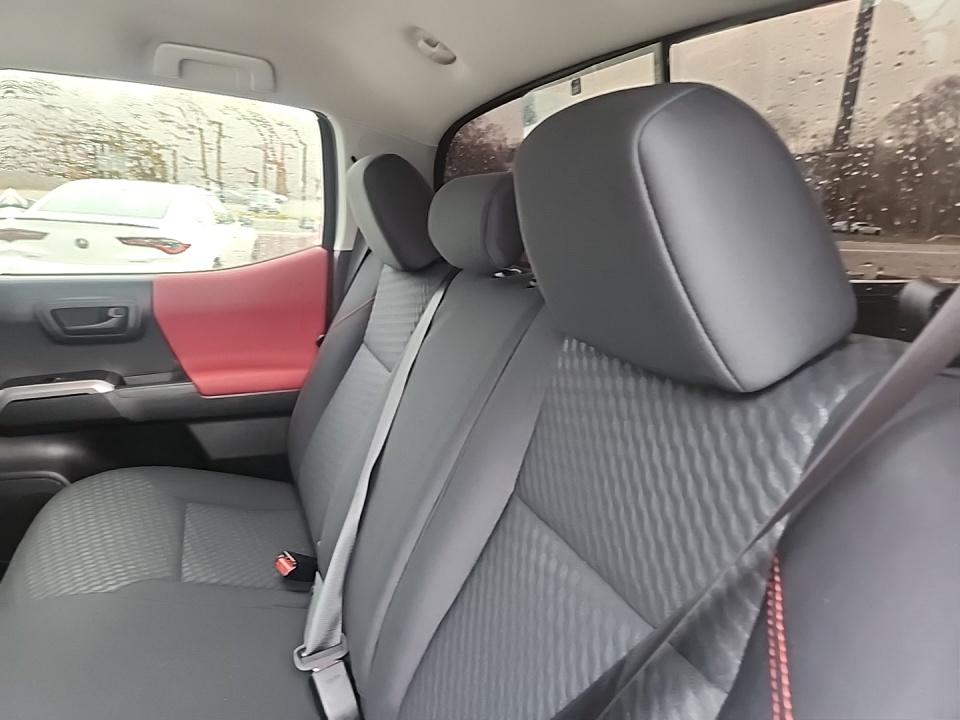 2022 Toyota Tacoma SR5 AWD