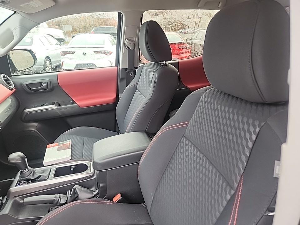 2022 Toyota Tacoma SR5 AWD