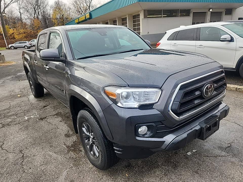 2022 Toyota Tacoma SR5 AWD