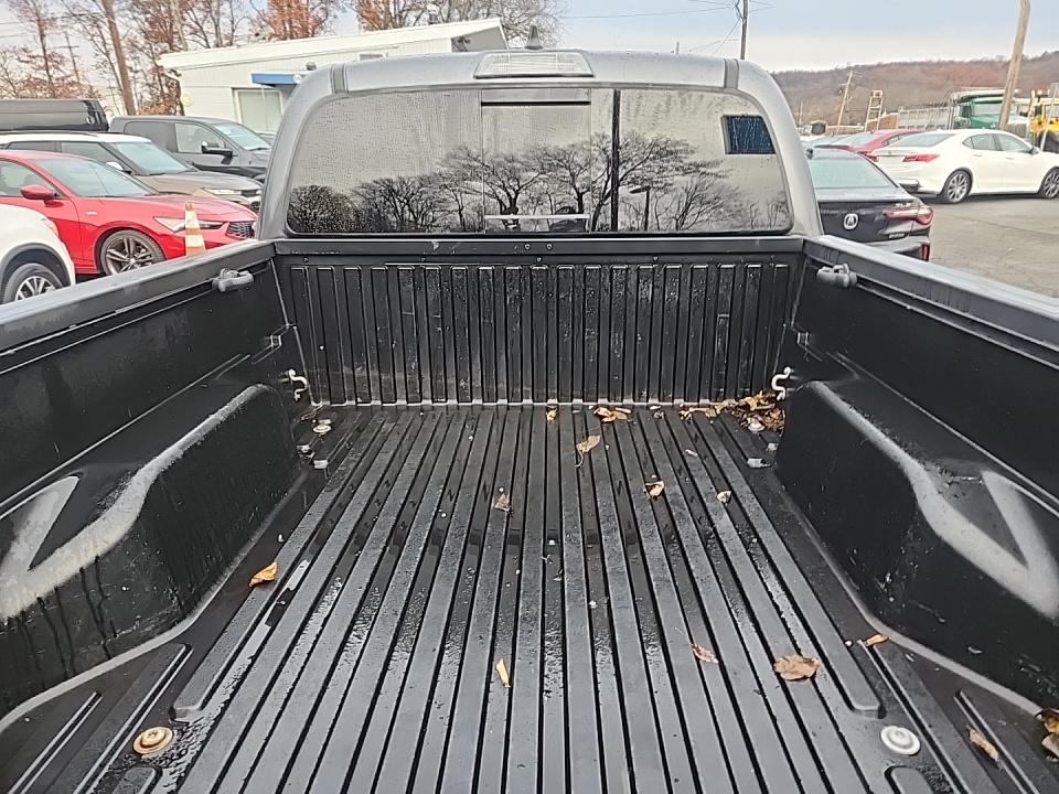 2022 Toyota Tacoma SR5 AWD