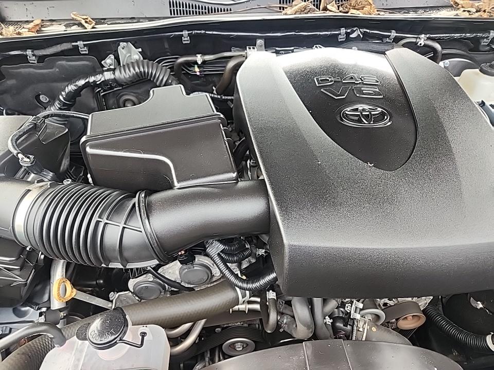 2022 Toyota Tacoma SR5 AWD