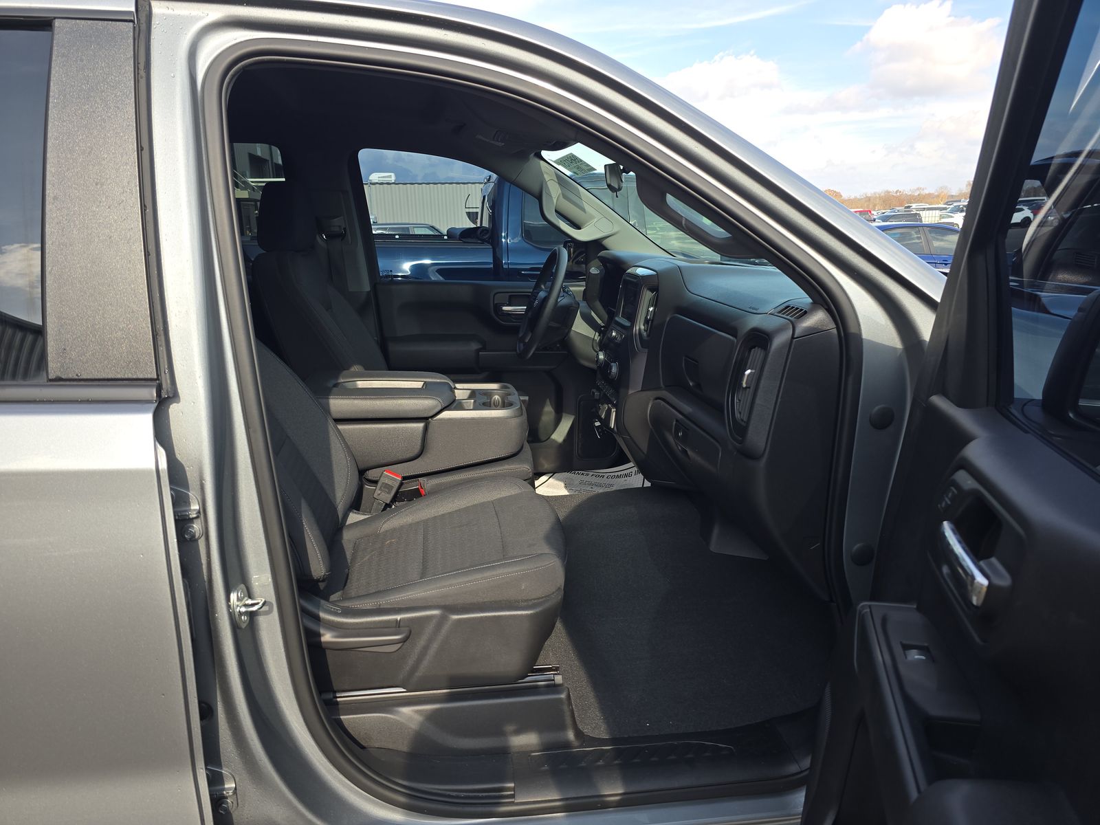 2023 Chevrolet Silverado 1500 Custom AWD