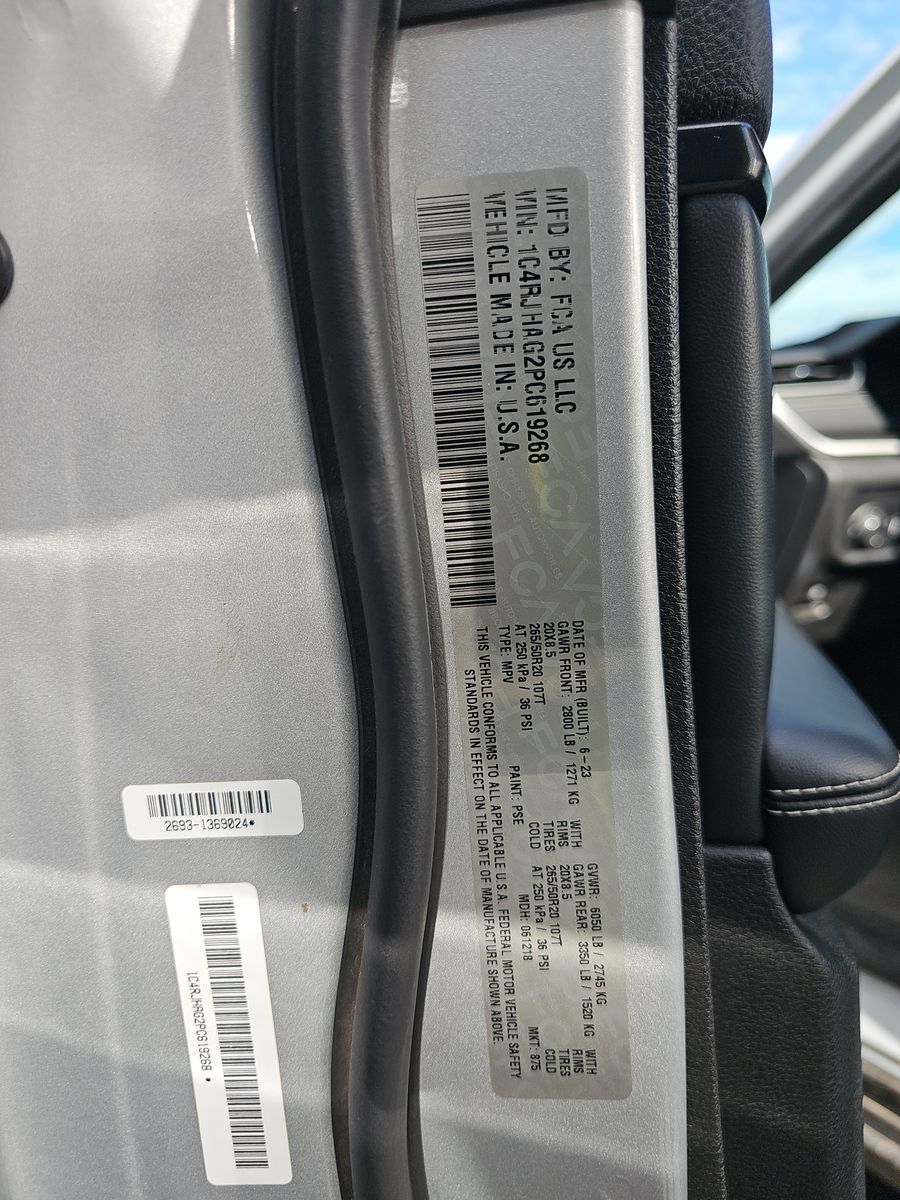 2023 Jeep Grand Cherokee Altitude AWD