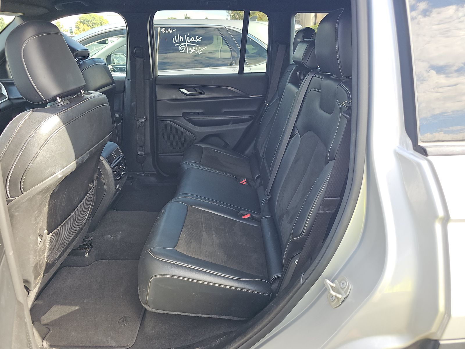 2023 Jeep Grand Cherokee Altitude AWD