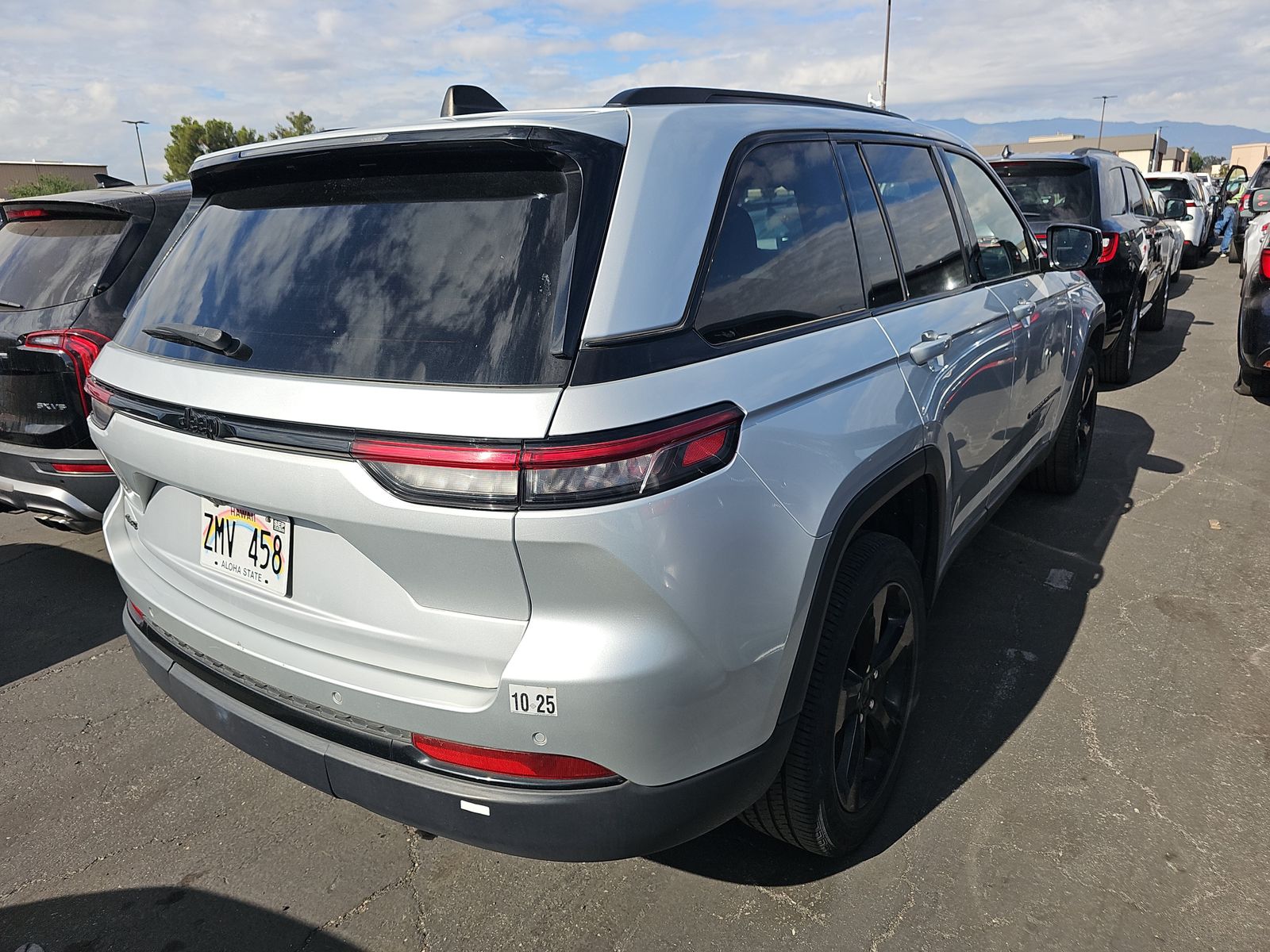 2023 Jeep Grand Cherokee Altitude AWD
