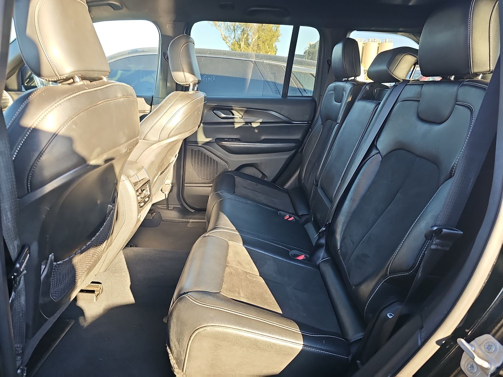 2023 Jeep Grand Cherokee Altitude AWD