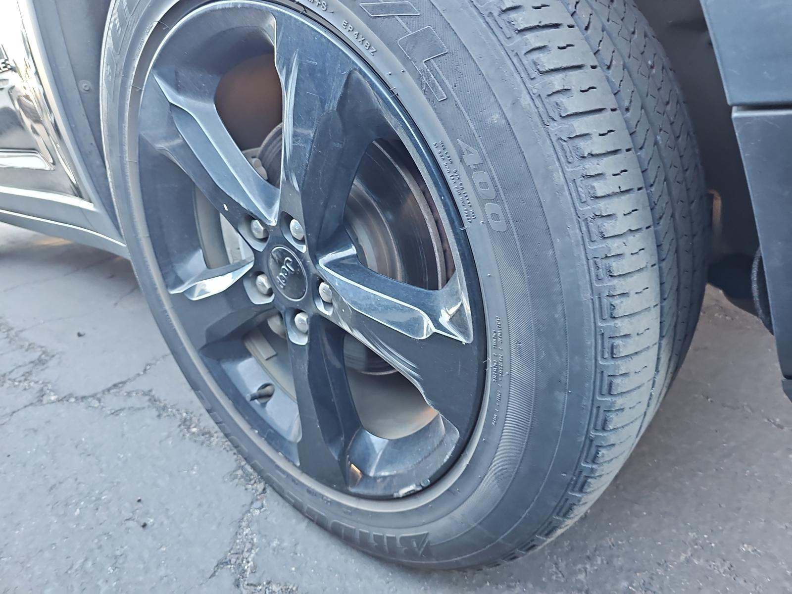 2023 Jeep Grand Cherokee Altitude AWD