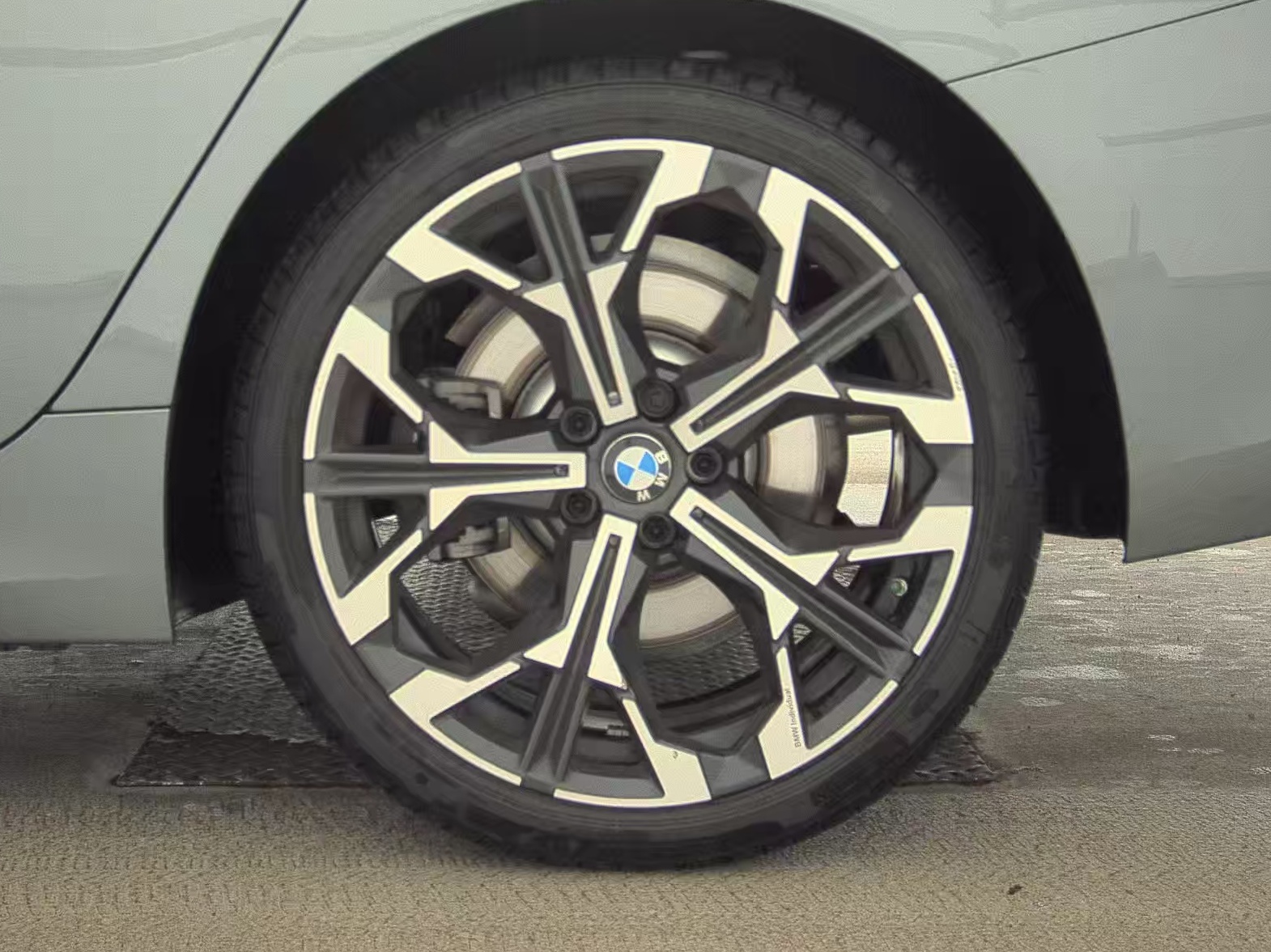 2025 BMW 3 Series 330i xDrive AWD