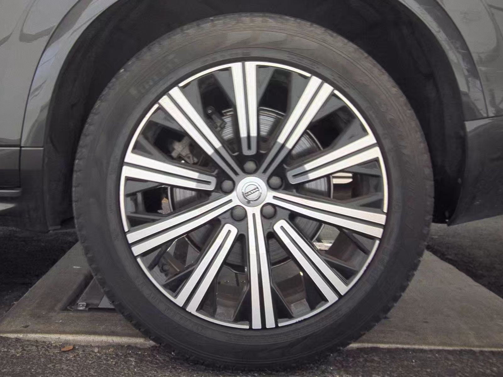 2024 Volvo XC90 B5 Core AWD