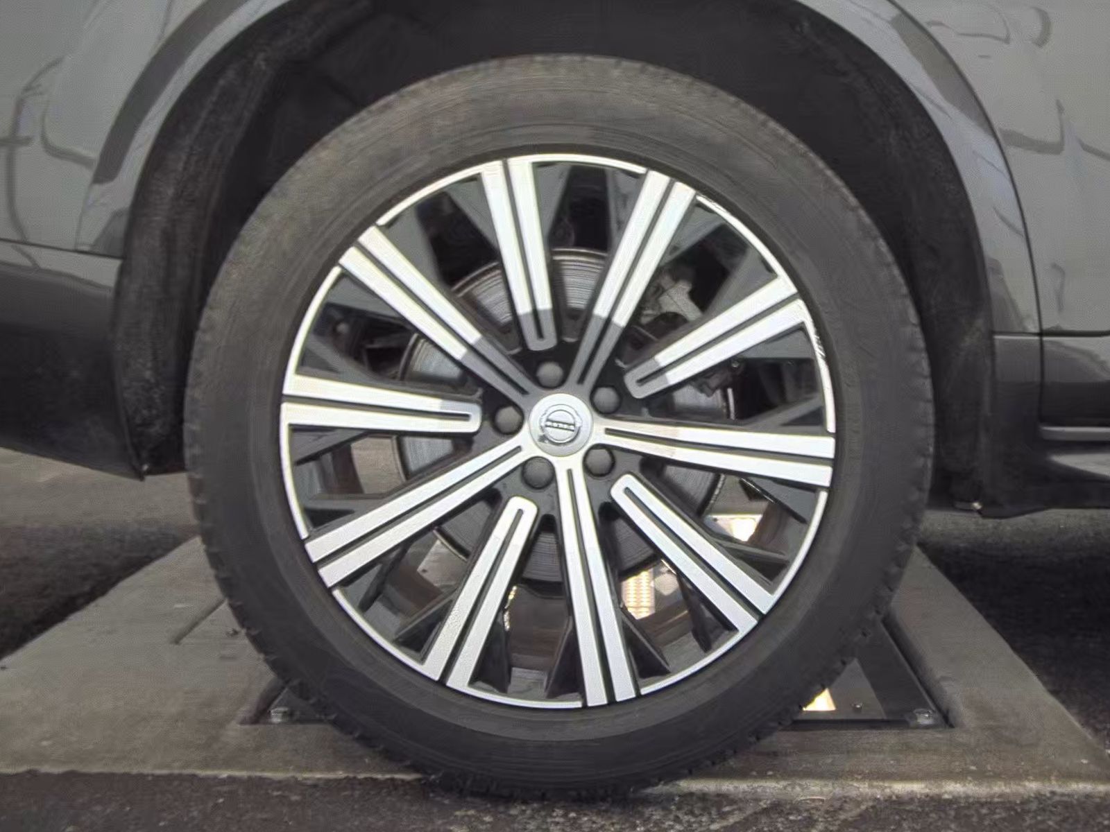 2024 Volvo XC90 B5 Core AWD