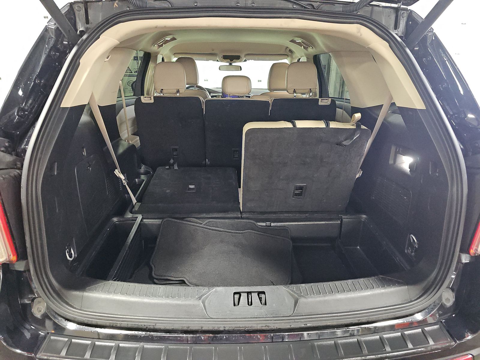 2023 Ford Explorer XLT RWD