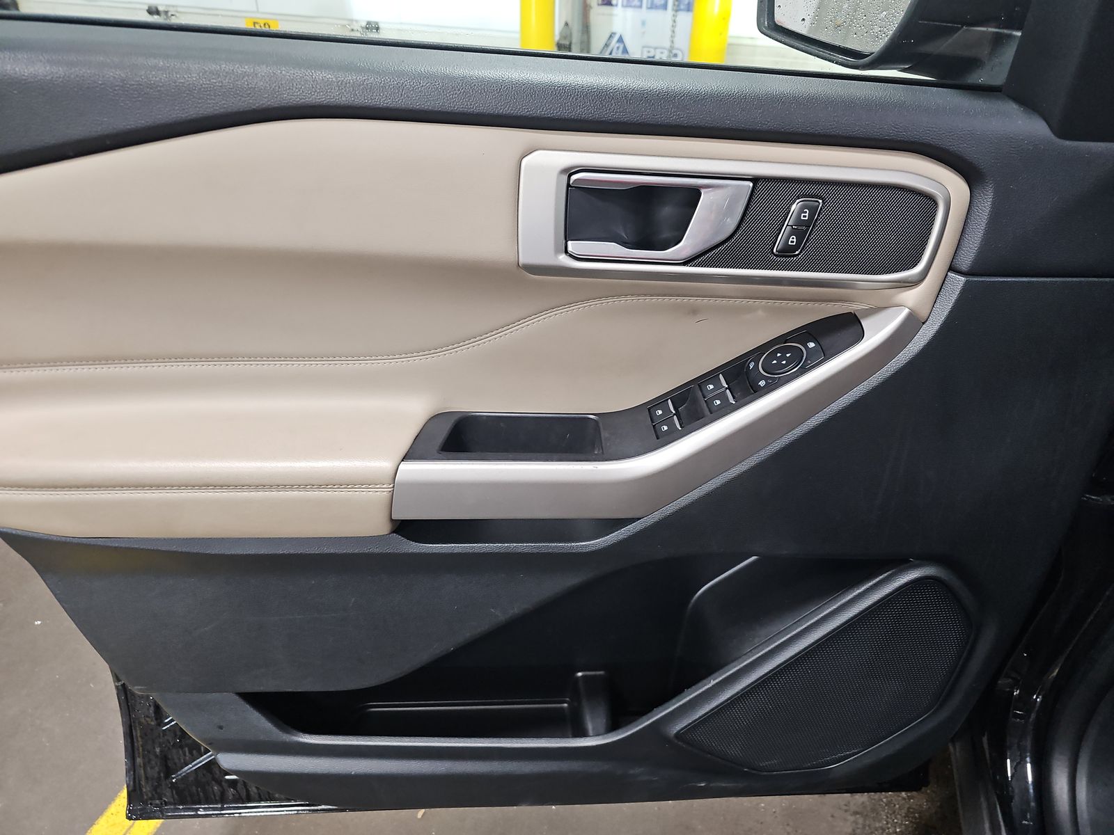 2023 Ford Explorer XLT RWD