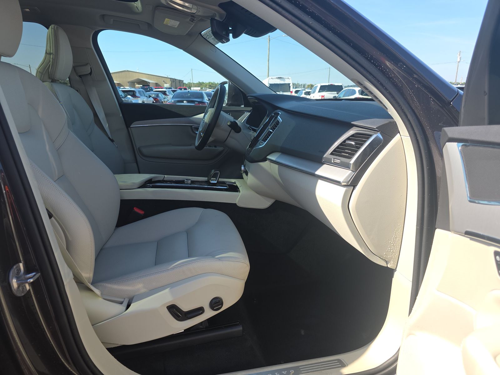 2024 Volvo XC90 B5 Core AWD