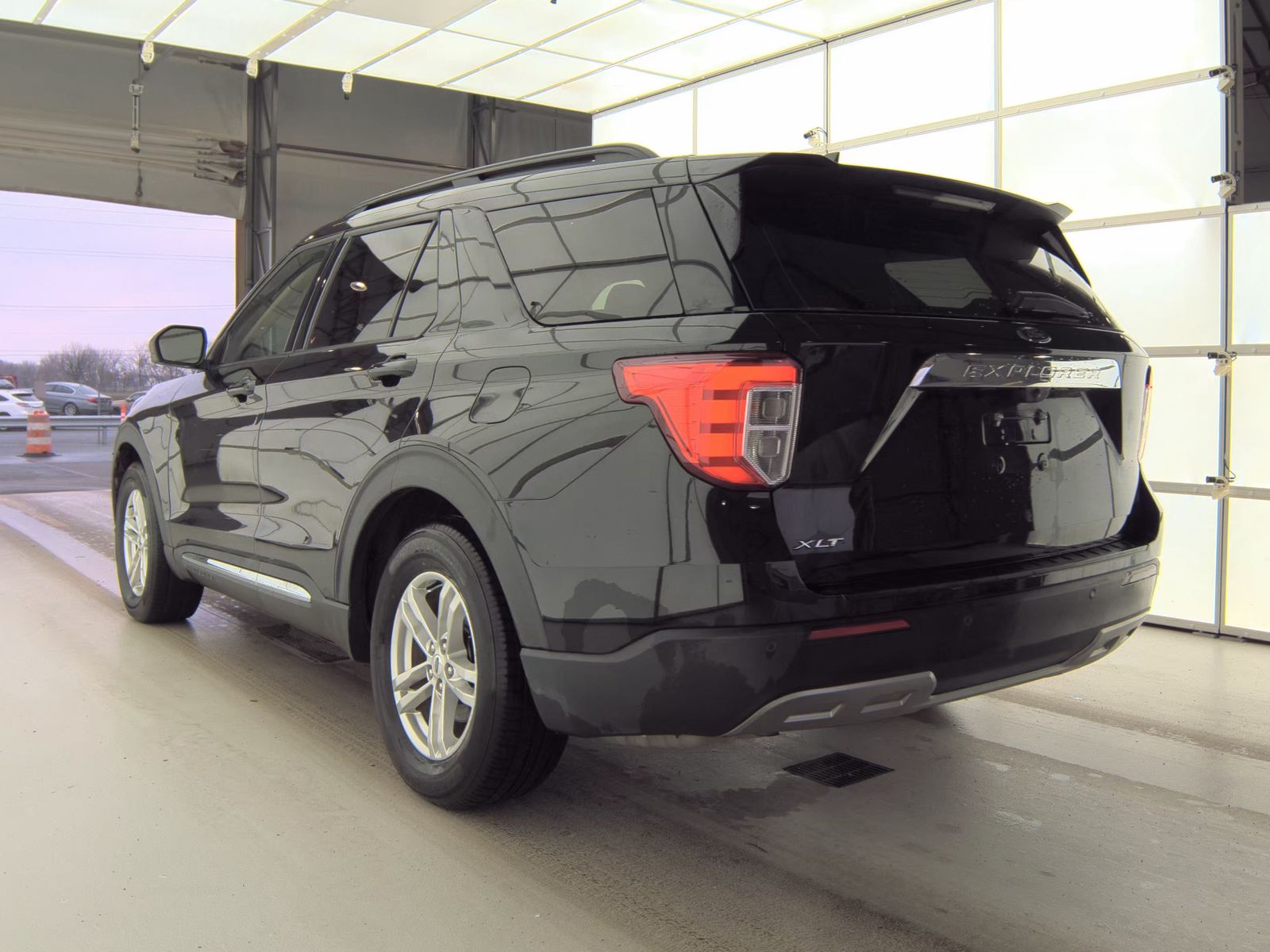 2023 Ford Explorer XLT RWD