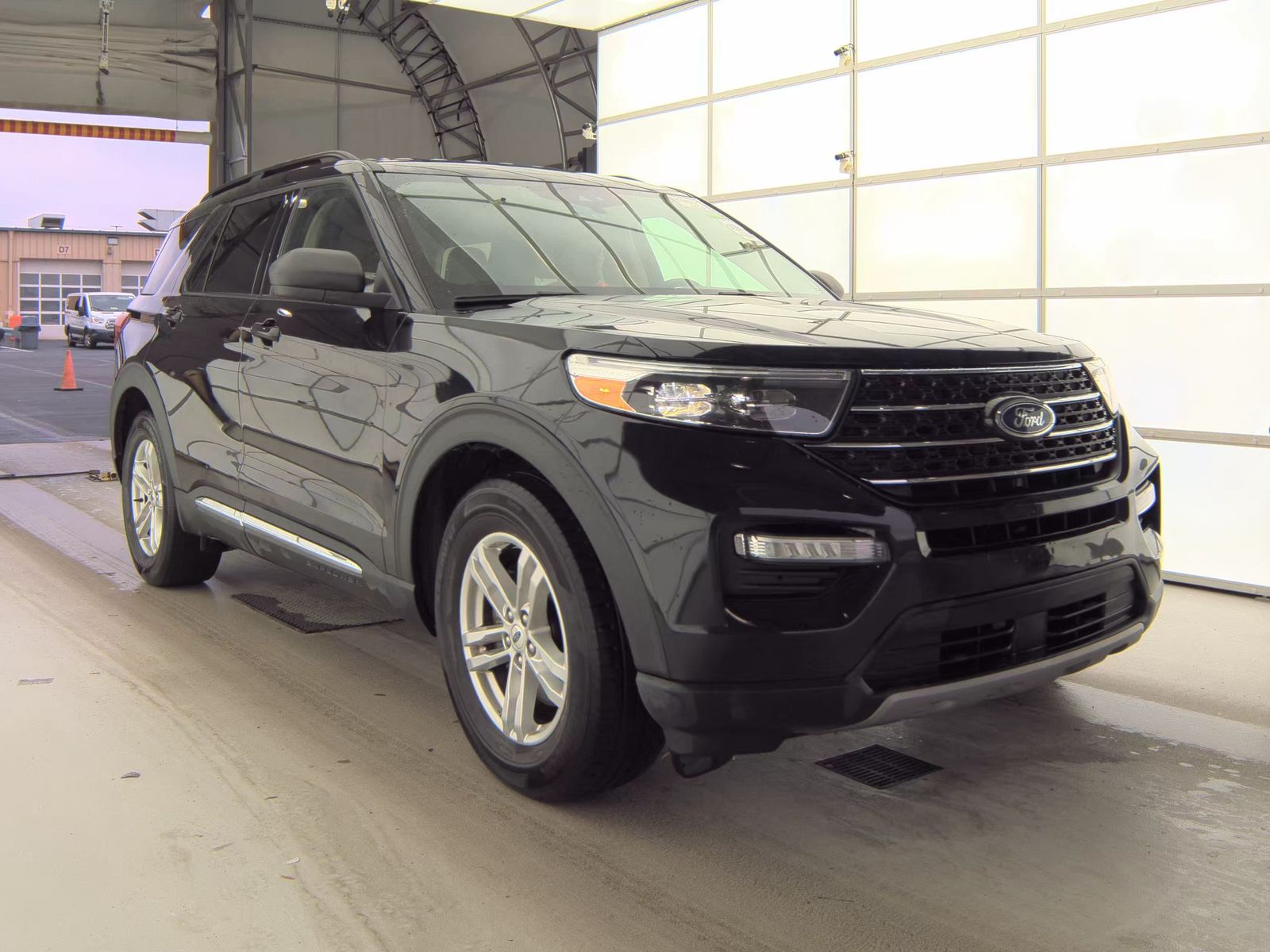 2023 Ford Explorer XLT RWD