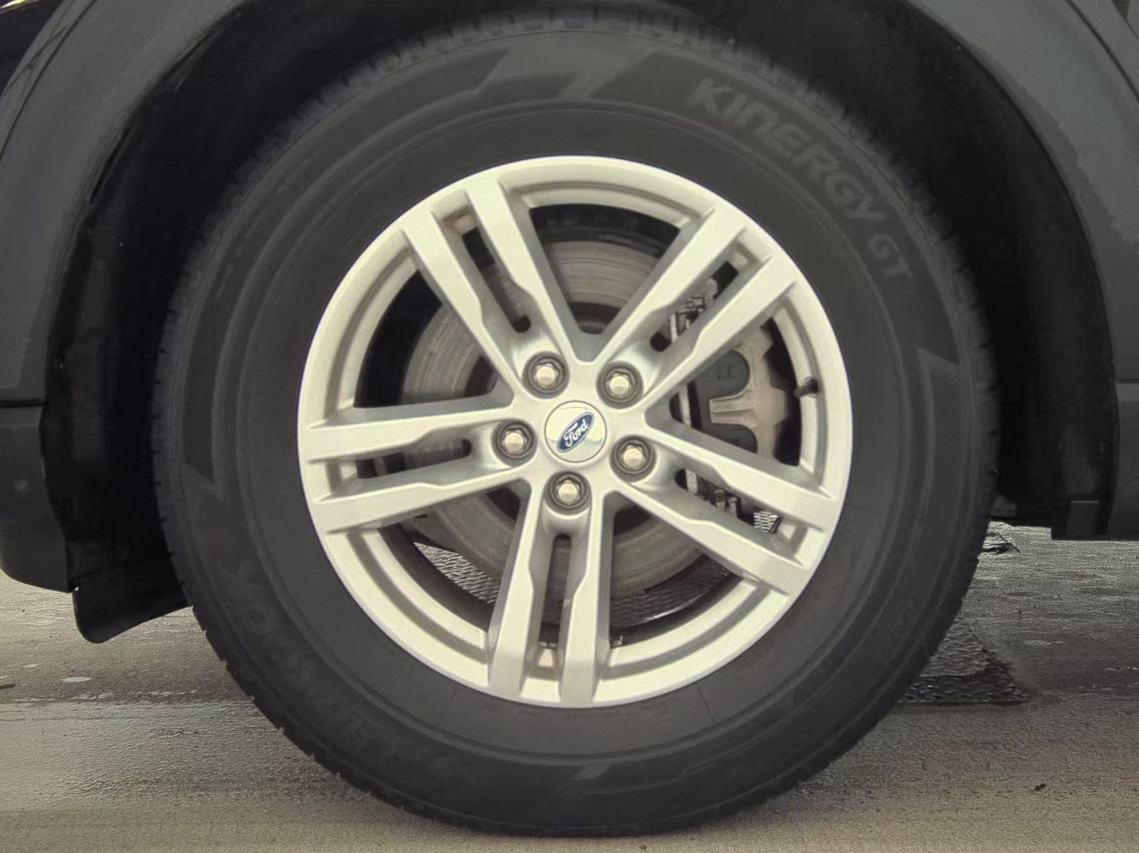 2023 Ford Explorer XLT RWD