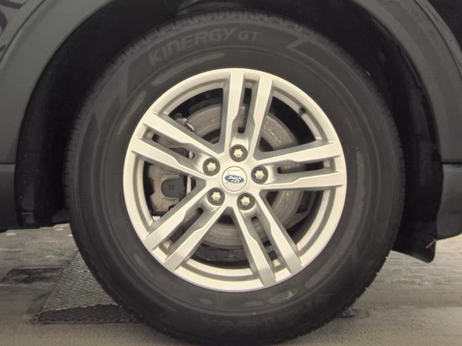 2023 Ford Explorer XLT RWD