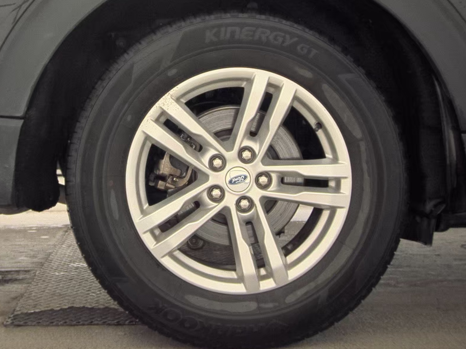 2023 Ford Explorer XLT RWD