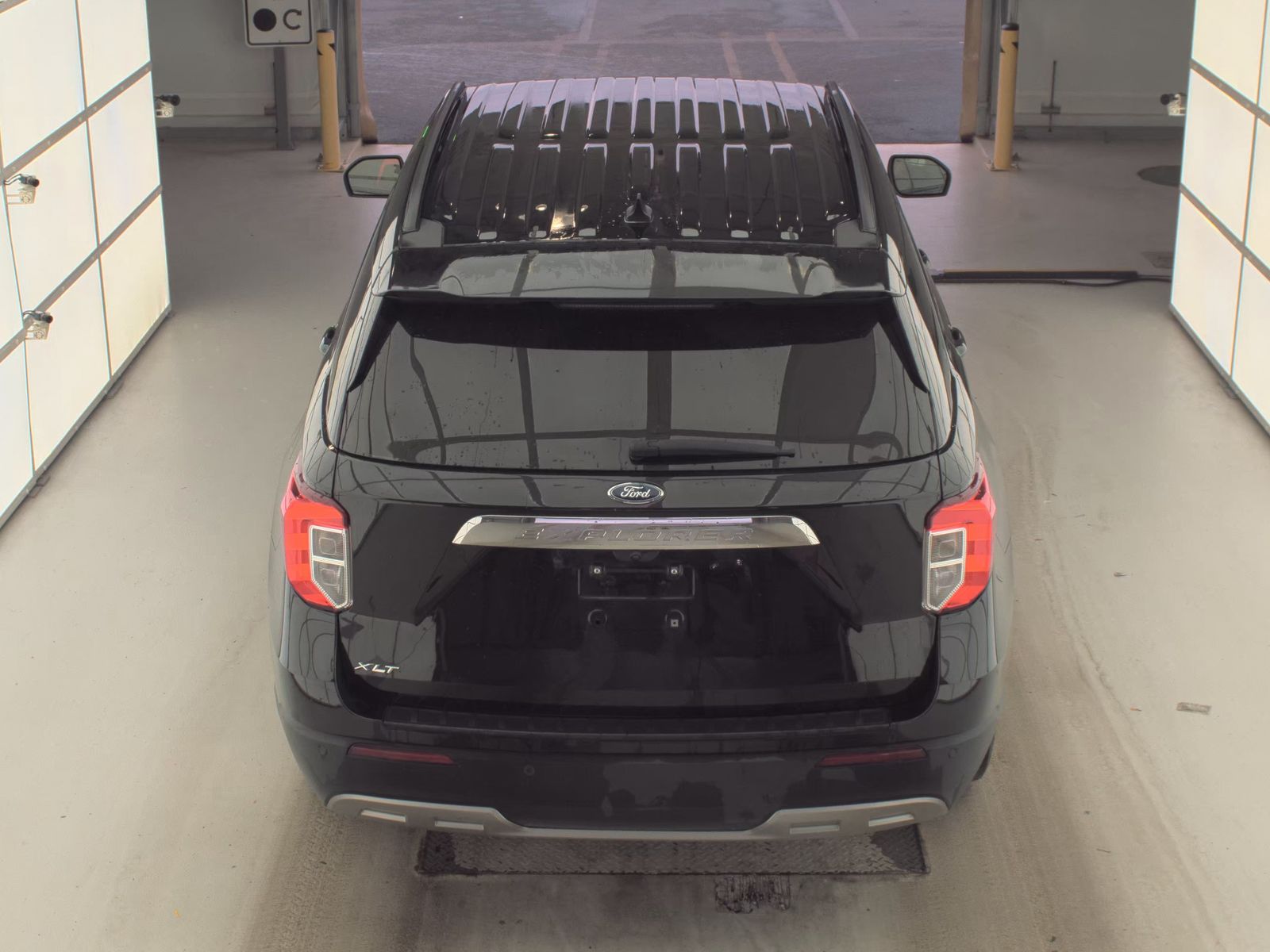 2023 Ford Explorer XLT RWD